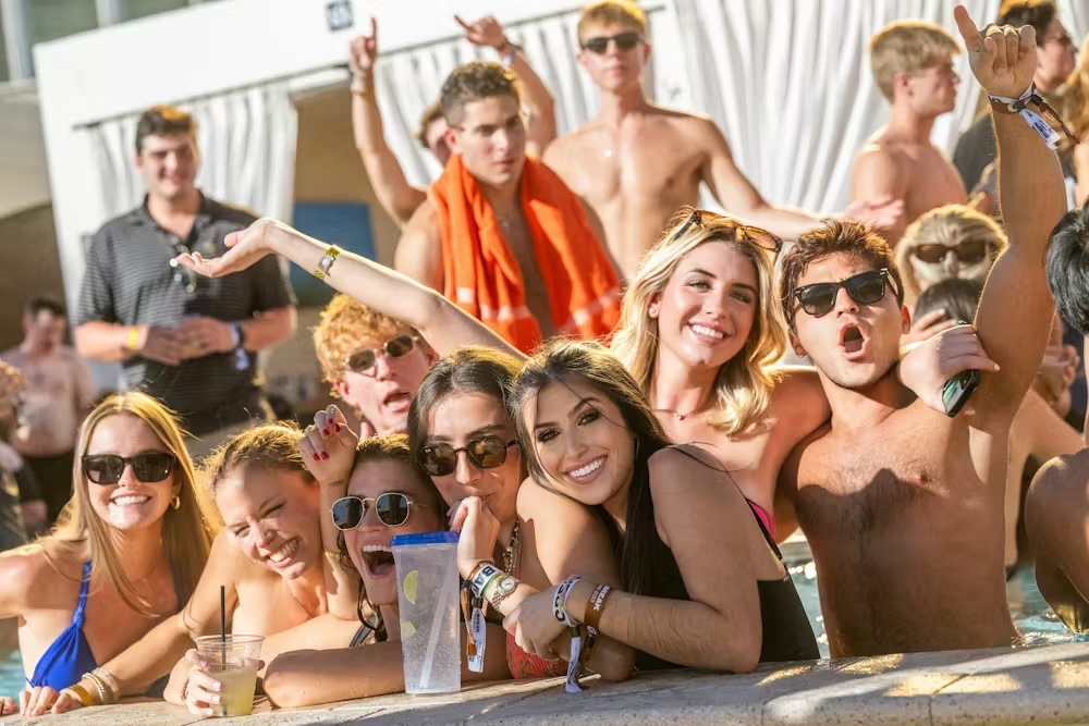Tailgate Beach Club Mandalay Bay Las Vegas VIP cabana pool party